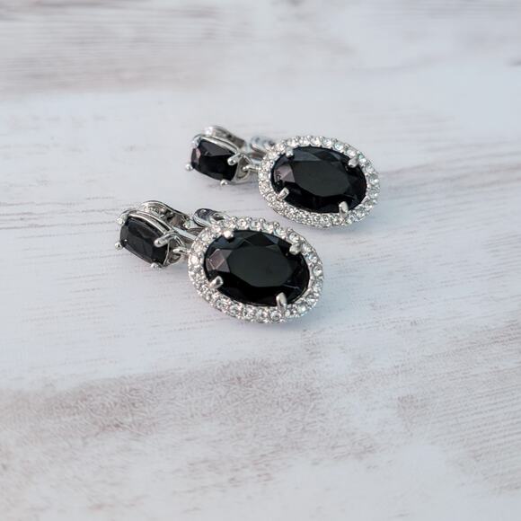 Vintage Monet Clip On Earrings Stunning Silver Tone, Black & Clear Gems - Picture 2 of 6